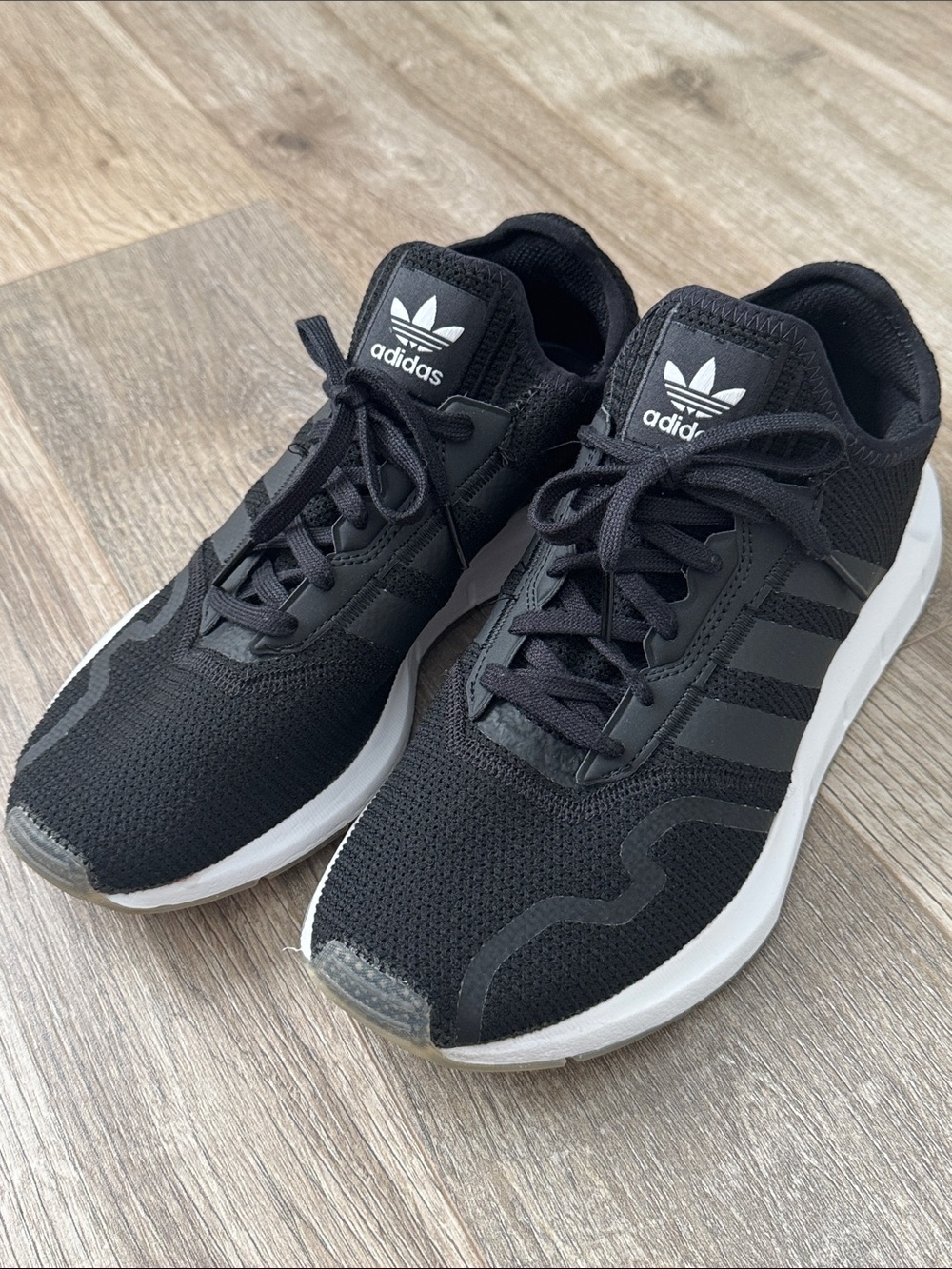 adidas Originals Women’s adidas Swift Run
X 'Black White' Size 10